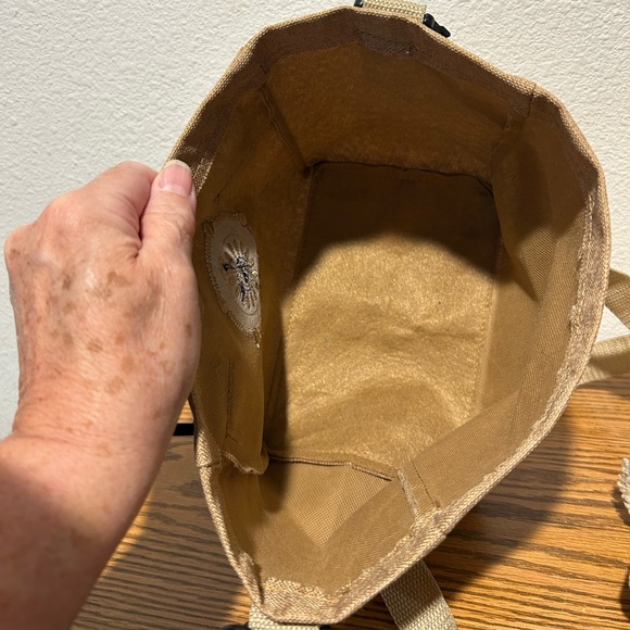 Baby Yoda Toy in Cloth Carry Bag - Picture 4 of 13